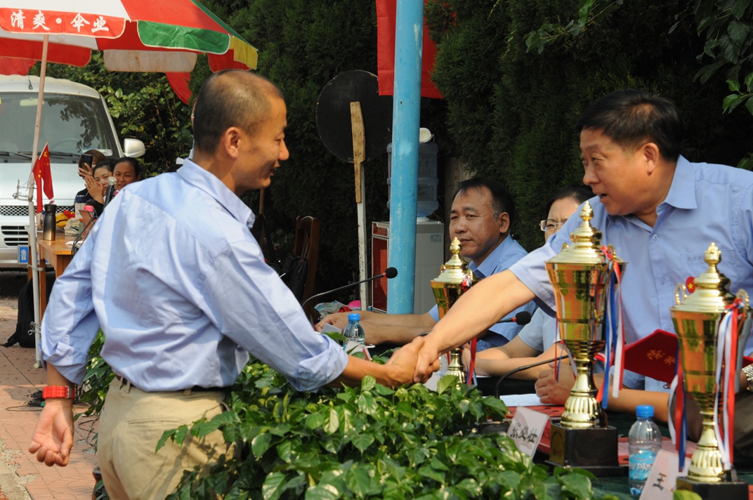 集團、集團黨委、集團工會授予熊兆軍 “崗位技術(shù)標(biāo)兵”榮譽稱號